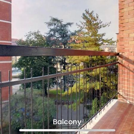 מילאנו Metro Famagosta - Luminoso Appartamento Con Balcone Free Wifi & Parking מראה חיצוני תמונה