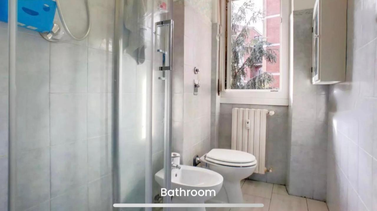מילאנו Metro Famagosta - Luminoso Appartamento Con Balcone Free Wifi & Parking מראה חיצוני תמונה