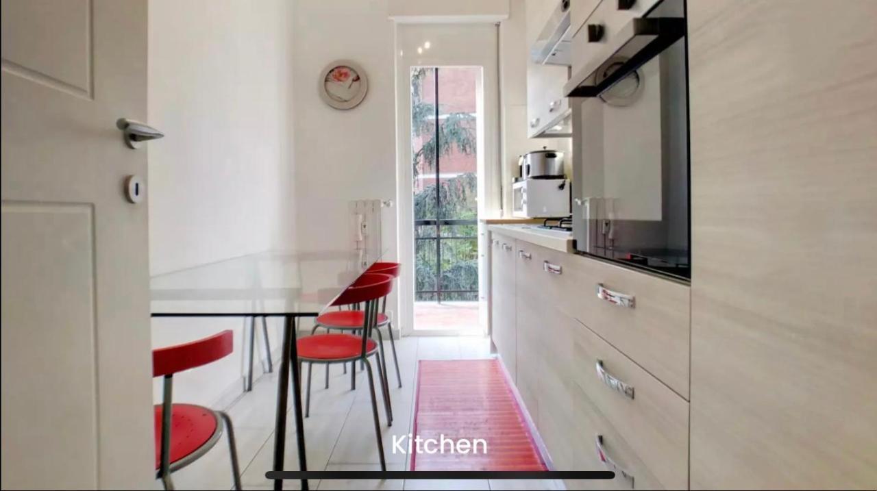מילאנו Metro Famagosta - Luminoso Appartamento Con Balcone Free Wifi & Parking מראה חיצוני תמונה